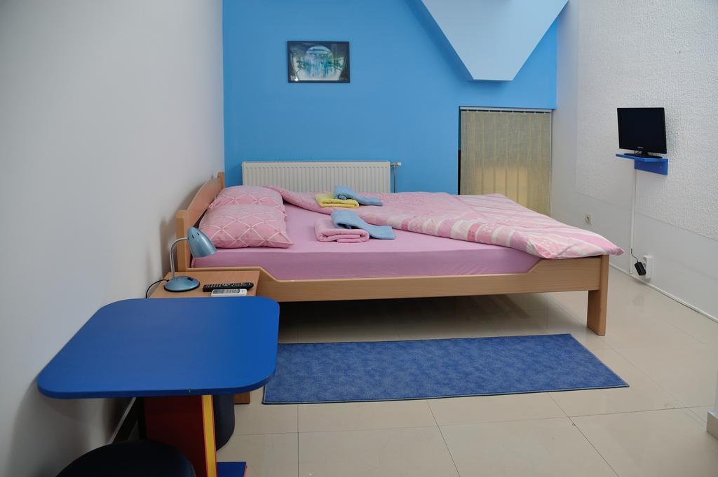 Hostel Paparazzo Apartmens Kikinda Camera foto